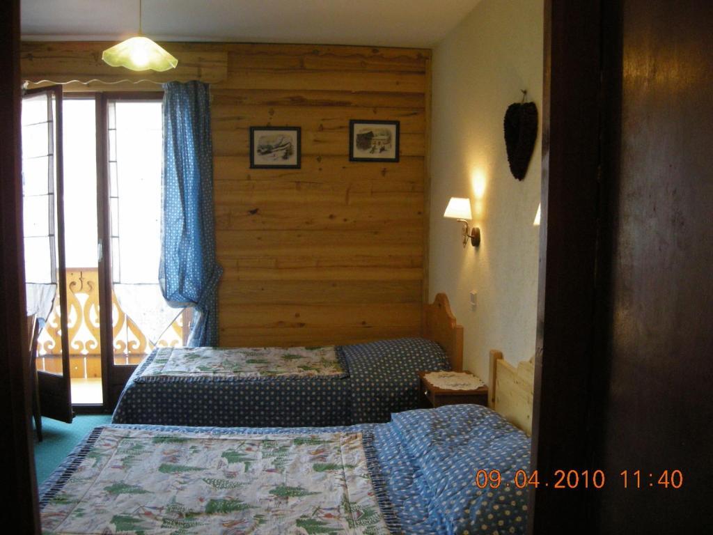 Le Castellan Hotel Chatel Luaran gambar